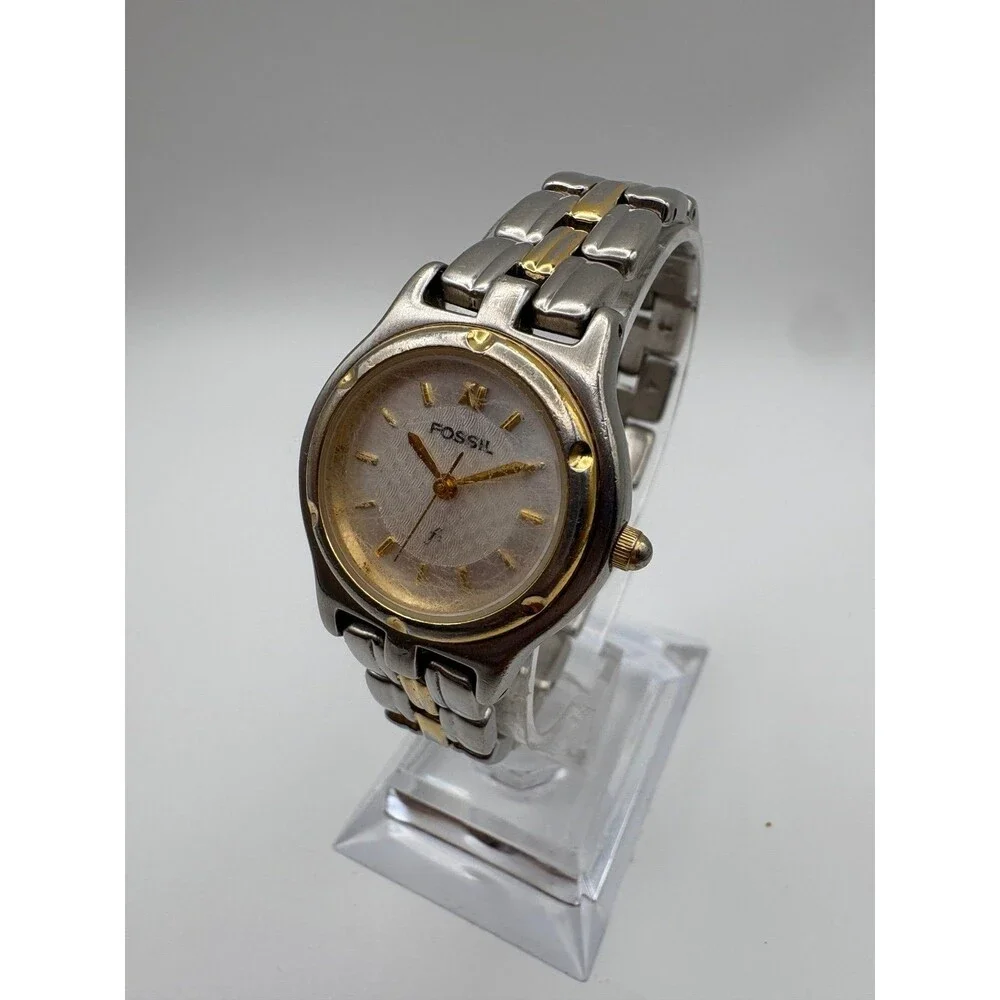 Fossil vintage women